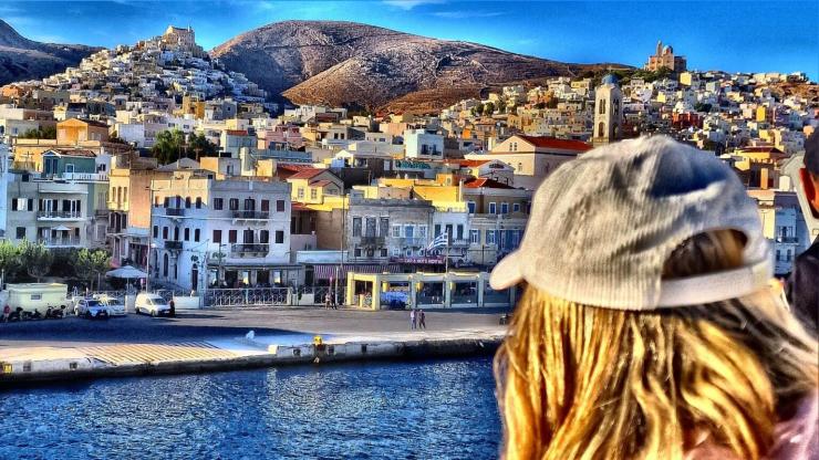 Η Σύρος πέρα από τα καθιερωμένα τουριστικά μονοπάτια