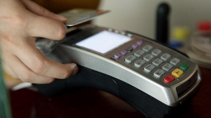 Ηλεκτρονικές αποδείξεις: Πρόσθετος φόρος 22% για όσους δεν καλύψουν το 30% του εισοδήματος