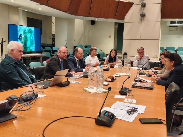 Συνάντηση του δημάρχου Πάρου Κώστα Μπιζά με την υπουργό Πολιτισμού Λίνα Μενδώνη