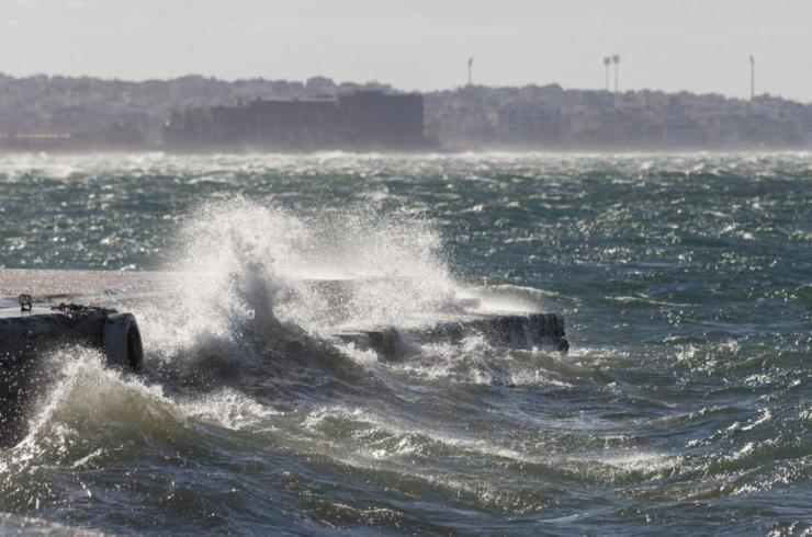 Ισχυροί άνεμοι έως 9 μποφόρ – Καθυστερήσεις στα ακτοπλοϊκά δρομολόγια