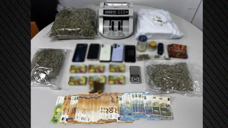 Τρεις συλλήψεις για διακίνηση ναρκωτικών μέσω ταχυδρομικών δεμάτων