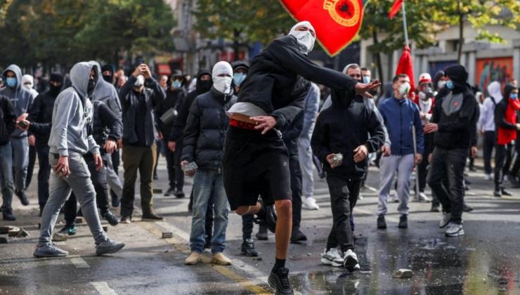 Τα Τίρανα φλέγονται: Γιατί ξεσηκώθηκαν οι φοιτητές (και) στην Αλβανία