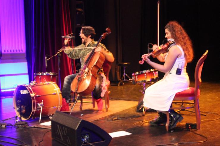 Οι String Demons «δαιμόνισαν» μουσικά τη Σύρο