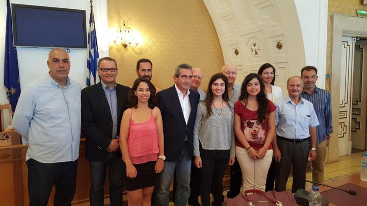 Ξενάγηση και φιλοξενία διακριθέντων μαθητών σε Σύρο και Ρόδο