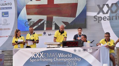 Χορηγία αλιευμάτων στο Κοινωνικό Παντοπωλείο Σύρου 