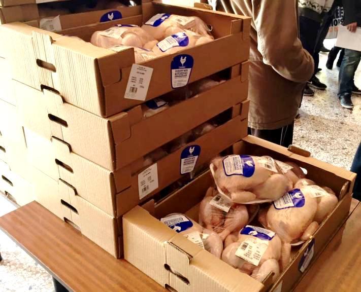 Δωρεάν διανομή νωπών πουλερικών στη Σύρο 