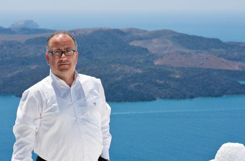 Απαντήσεις Δημάρχου Θήρας για το Λύκειο Φηρών 