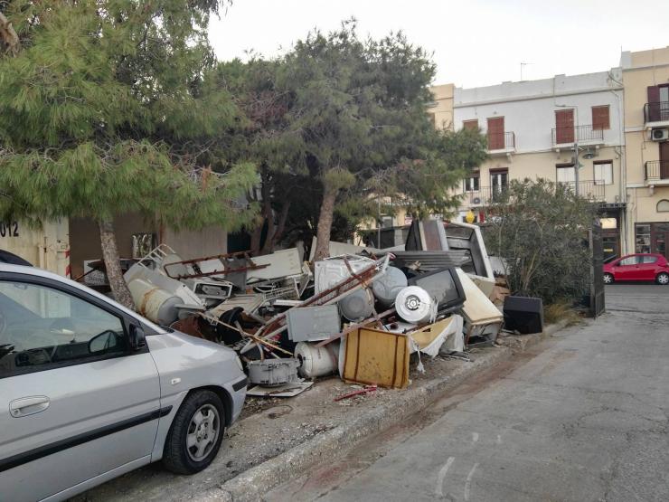 Μικρός σκουπιδότοπος 