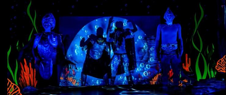 "Το βιβλίο των θρύλων" στη Σύρο 