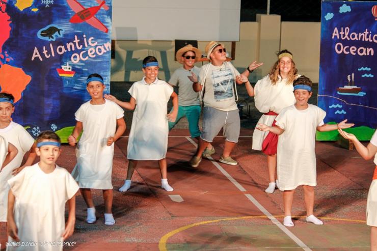 Με ένα ταξίδι στον κόσμο, έριξαν “αυλαία” στην χρονιά 