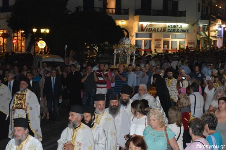 Δώδεκα χιλιάδες προσκυνητές στην Τήνο