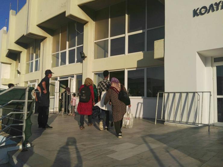 Στο Κολυμβητήριο Σύρου η φιλοξενία των 53 προσφύγων 
