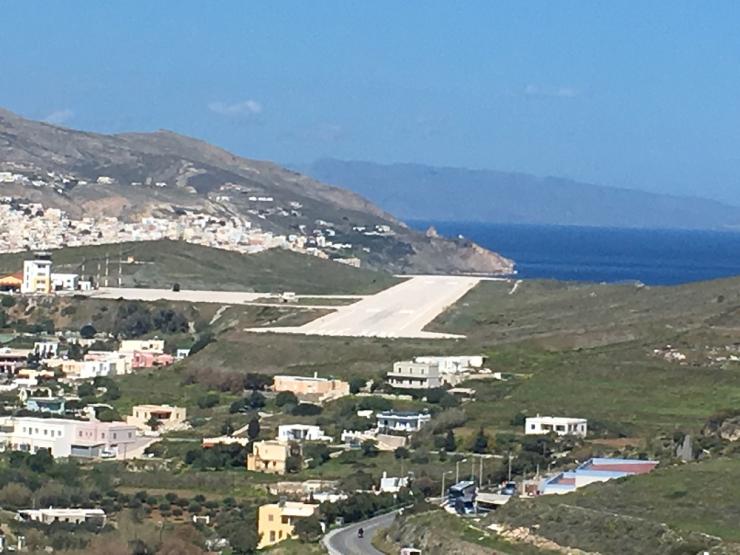 "Παραδίδουν το αεροδρόμιο στους ιδιώτες και ζητούν να μη μας γδάρουν"