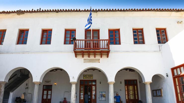 Οικονομική ενίσχυση στους ιατρούς από τον Δήμο Μυκόνου