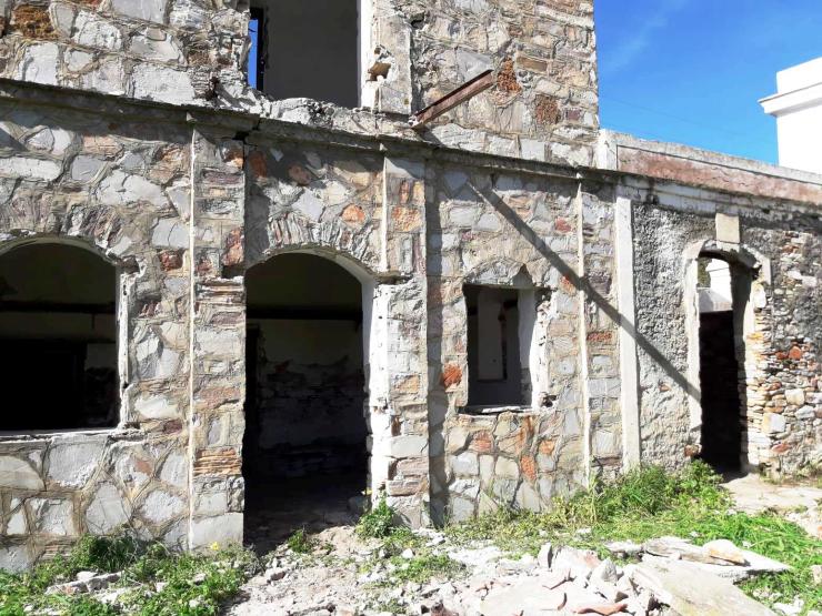 Οι αγγειοπλάστες Σίφνου οργανώνουν την εκθεσιακή "στέγη" τους 