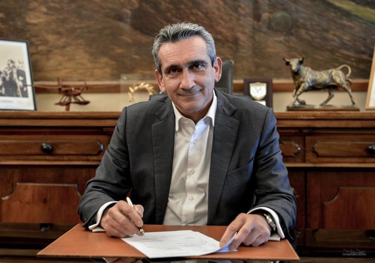 Συντήρηση ηλεκτροφωτισμού στο οδικό δίκτυο Μήλου