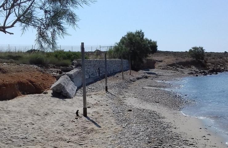 Αδιαφορία για τις μικρές παραλίες 