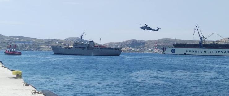 Εντυπωσιακή άσκηση του Πολεμικού Ναυτικού στο λιμάνι Ερμούπολης 