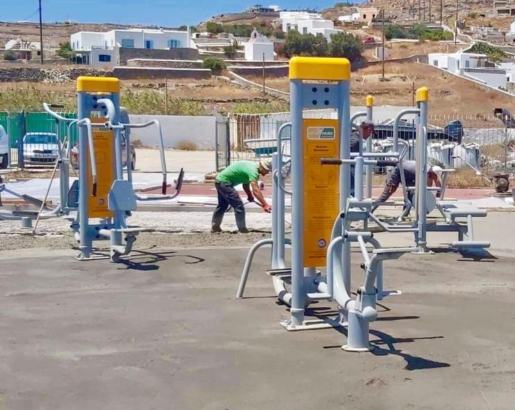 Όργανα άθλησης υπαίθριου χώρου στο Δημοτικό Στάδιο Κόρφου