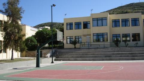 Το ΕΠΑΛ Σύρου για την τέλεση του αγιασμού στις 14 Σεπτεμβρίου