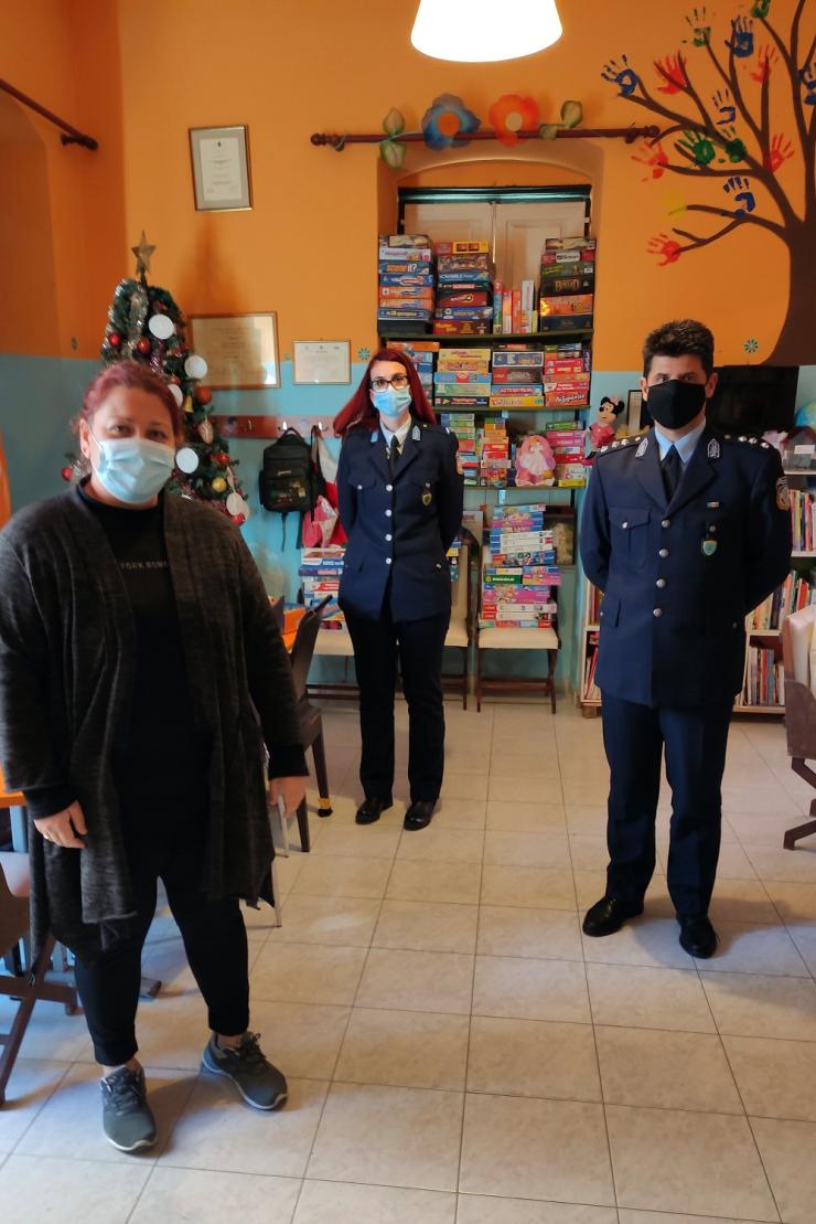 Είδη πρώτης ανάγκης από την Αστυνομία σε κοινωνικά ιδρύματα Σύρου, Ρόδου και Κω