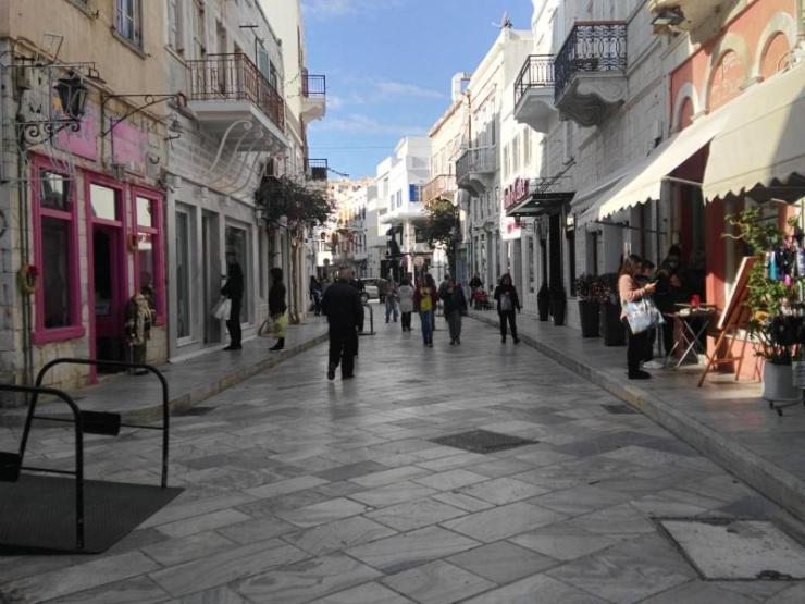 Μείωση του εορταστικού τζίρου κατά 50% 