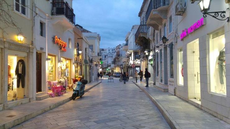 Επανεκκίνηση λιανικού εμπορίου μετά από επώδυνο λουκέτο