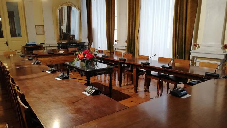 Κυβερνησιμότητα... χωρίς καθολική συμμετοχή παρατάξεων 