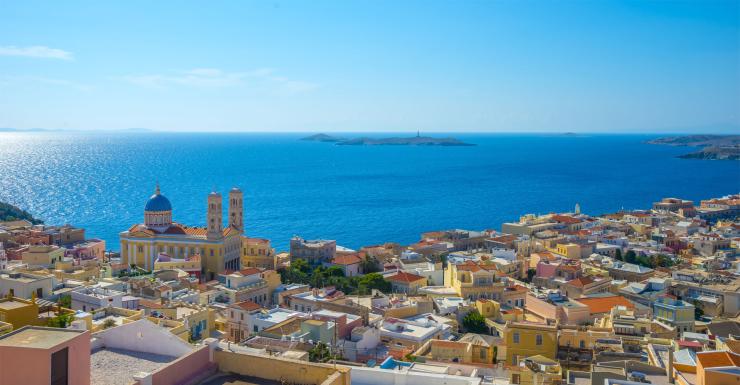 Κορυφαία εταιρεία στον τουρισμό αναλαμβάνει τη Σύρο 
