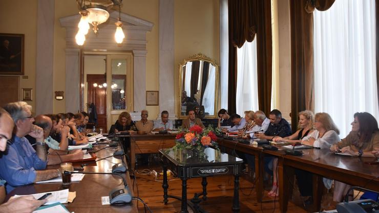 Ανυπαρξία... πυγμής απέναντι σε "καυτά” προβλήματα 