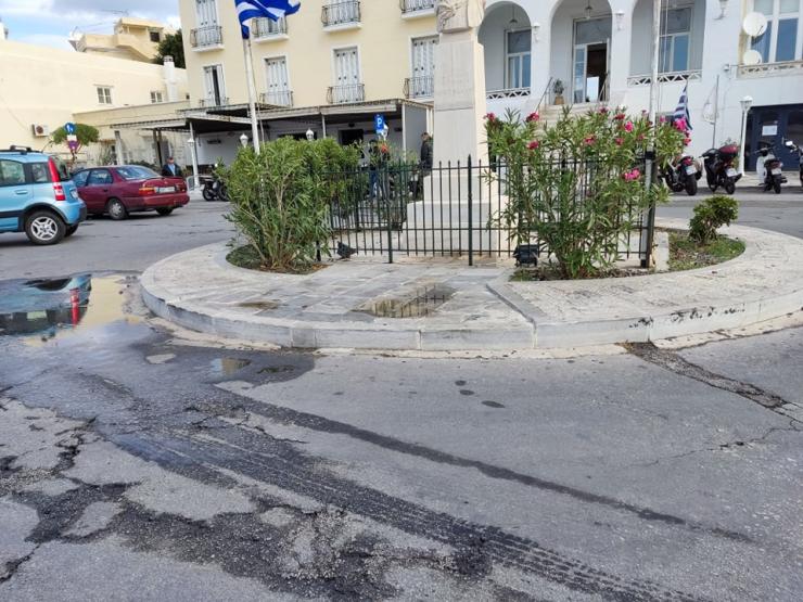 Επισκευή οδοστρώματος στην πλατεία Κανάρη 