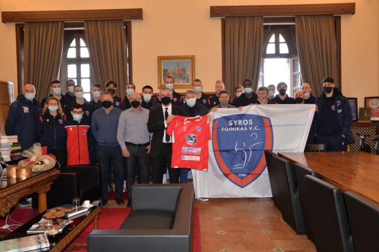 Έφτασε Ρόδο ο Φοίνικας Σύρου ONEX – Επίσκεψη στο γραφείο της Περιφέρειας Νοτίου Αιγαίου 