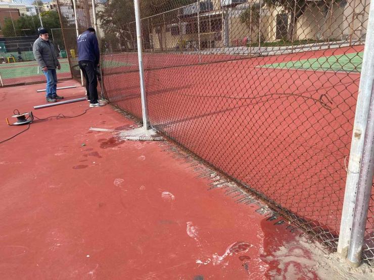 Στο φουλ οι μηχανές για συντηρήσεις σε Ερμούπολη και Άνω Σύρο 