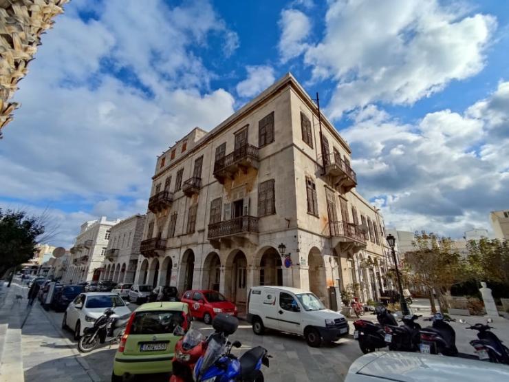 Ένα συνεχές αδιέξοδο παρά την απειλή κατάρρευσης 