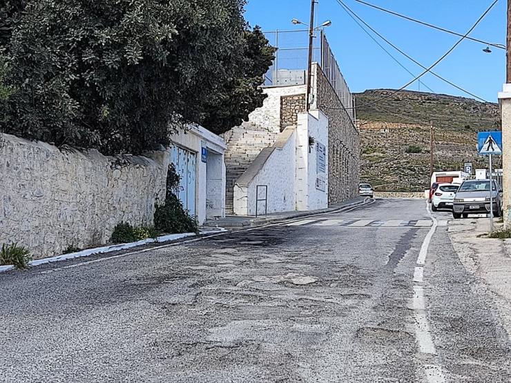 “Καμπανάκι” κινδύνου για τον δρόμο της Άνω Σύρου 