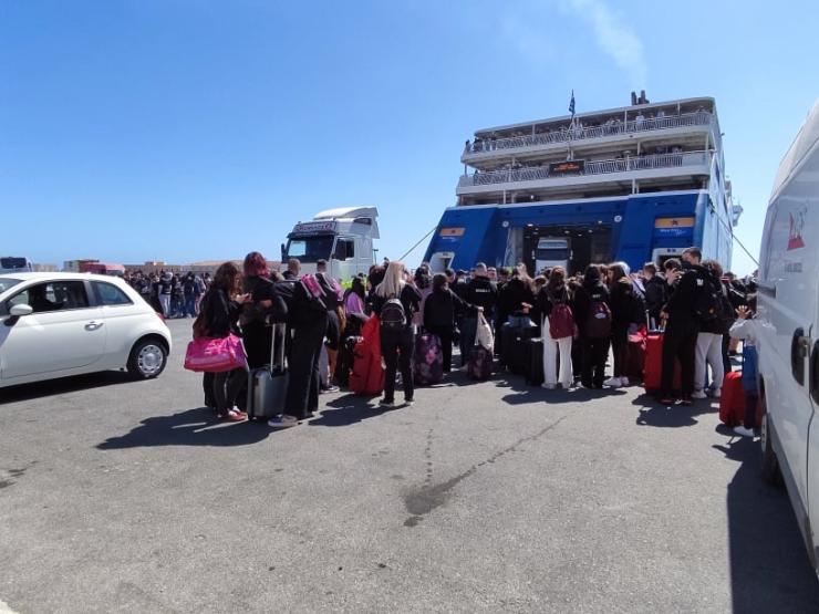 Σύρος: “Φωτεινή” η πορεία του μαθητικού τουρισμού 