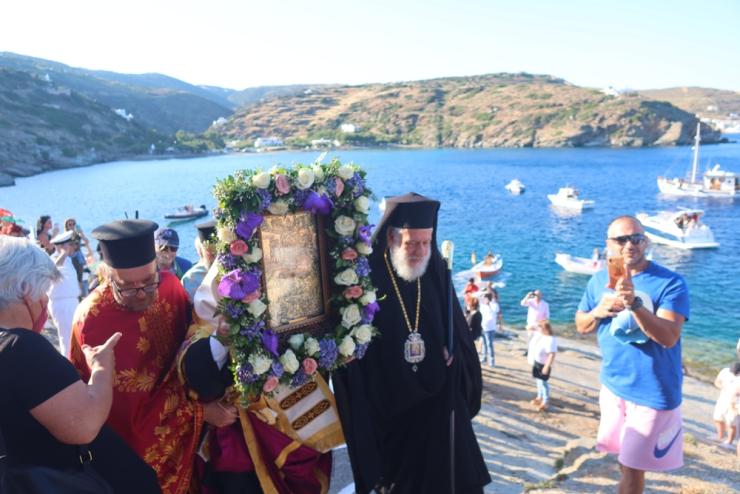 Με πάσα λαμπρότητα ο εορτασμός της Παναγίας Χρυσοπηγής στη Σίφνο 