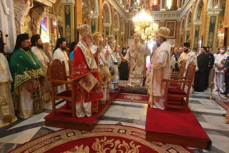Η Σύρος γιόρτασε για τον Μητροπολίτη της, κ. Δωρόθεο Β΄ 