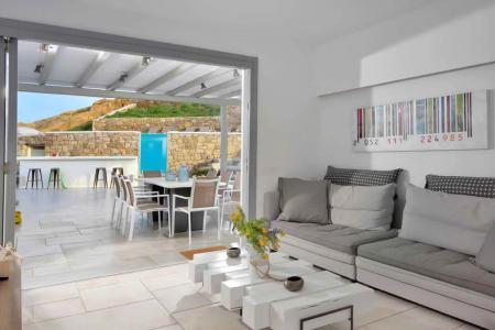 Ενδιαφέρον ξένων επενδυτών για πολυτελείς κατοικίες στις Κυκλάδες 