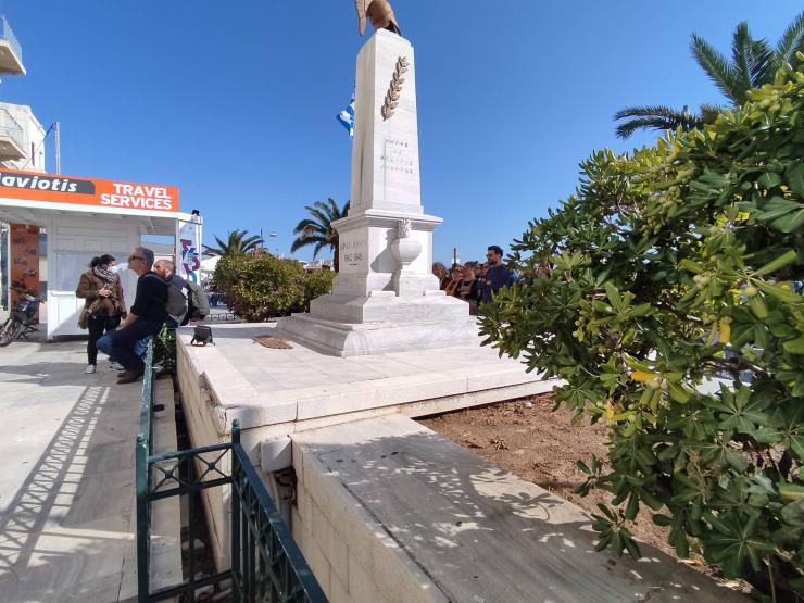 Μνημείο σε... αποσύνθεση και χωρίς καθαριότητα 