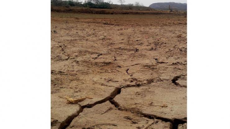 Ανομβρία και χαμηλές τιμές «απειλούν» τους αγρότες