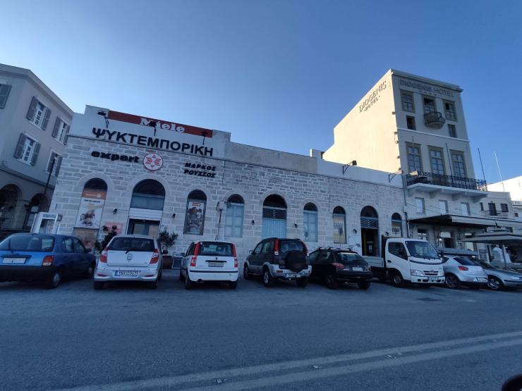 Διαμορφώνεται θέση στάθμευσης για ΑΜΕΑ