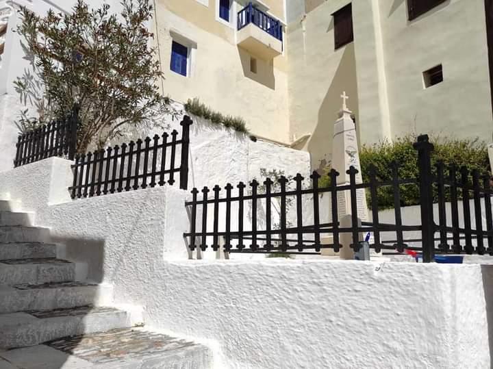 Συντηρήσεις στο μνημείο πεσόντων στην Άνω Σύρο