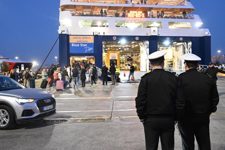 Στο λιμάνι του Πειραιά ο Πλακιωτάκης για τη μεγάλη έξοδο του Πάσχα