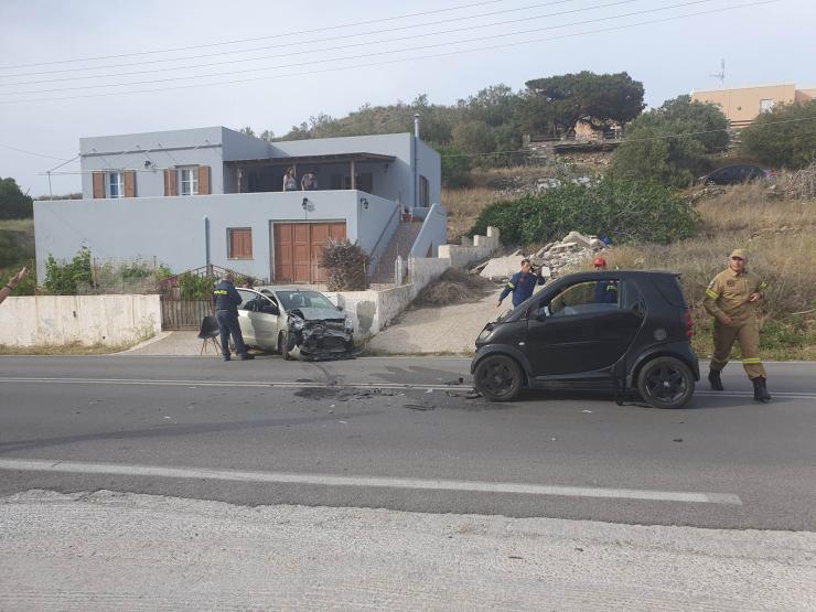 Σύρος: Σφοδρή σύγκρουση οχημάτων στο Μάννα