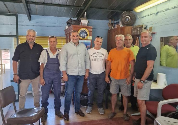 Σύρος: Επίσκεψη του Άρη Ρώτα στην υπηρεσία καθαριότητας