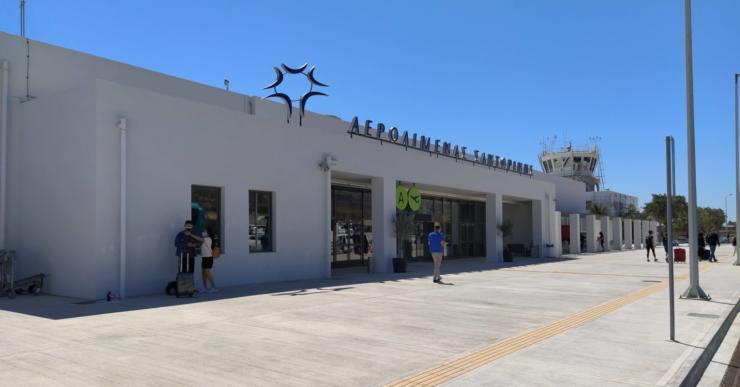 Σαντορίνη: Νέες συλλήψεις στο αεροδρόμιο για πλαστά διαβατήρια 