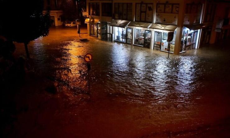 Κακοκαιρία Elias: Μετακινήσεις πολιτών σε ασφαλή σημεία από Μαγνησία και Βόλο