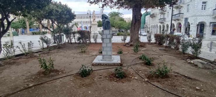  Φυτεύσεις για καλαισθησία στην πλατεία Μιαούλη 