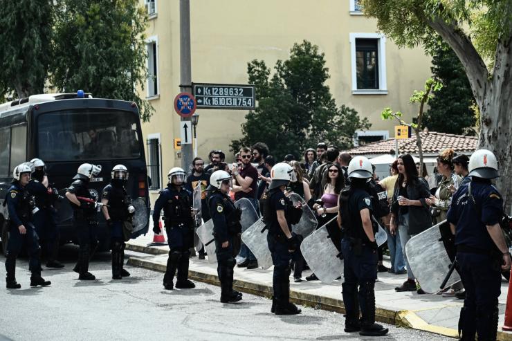 Ένταση στην Ευελπίδων: Στην ανακρίτρια ο δολοφόνος της 28χρονης Κυριακής